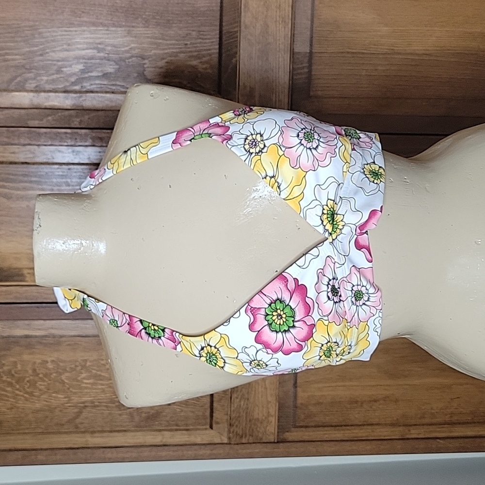 Jag NWOT Floral Bikini Swim Top Sz L
